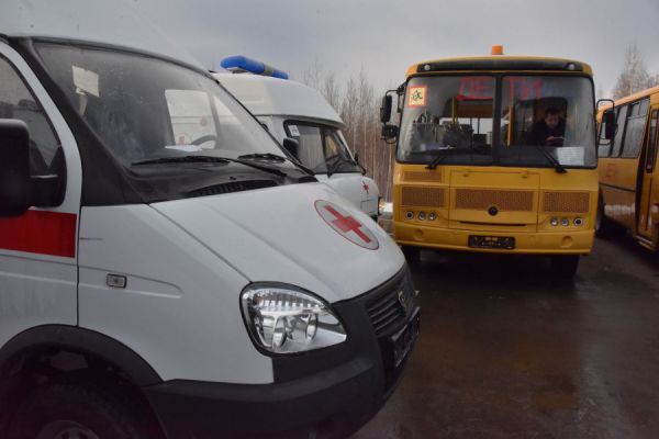 Шестнадцать муниципалитетов Среднего Урала получили новый спецтранспорт