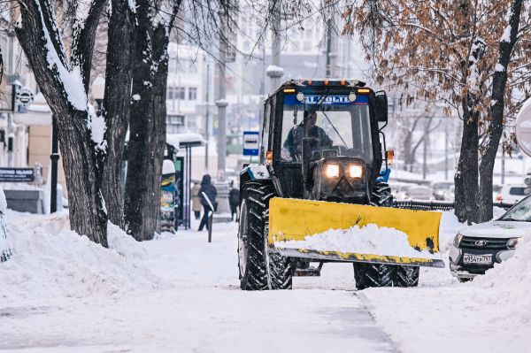 Итоги масштабного рейда. Прокуратура и ГИБДД проверили чистоту улиц Екатеринбурга