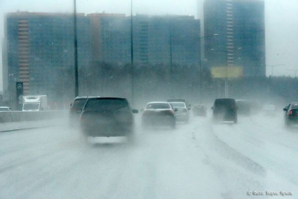 О сильном ветре на Среднем Урале предупредили жителей свердловские спасатели