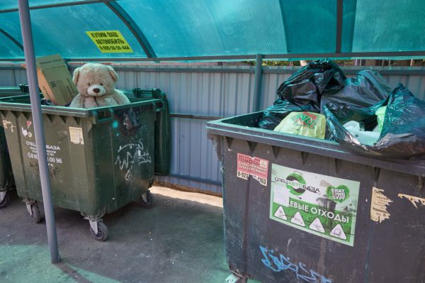 Свердловское правительство приняло меры для нормализации ситуации с вывозом мусора