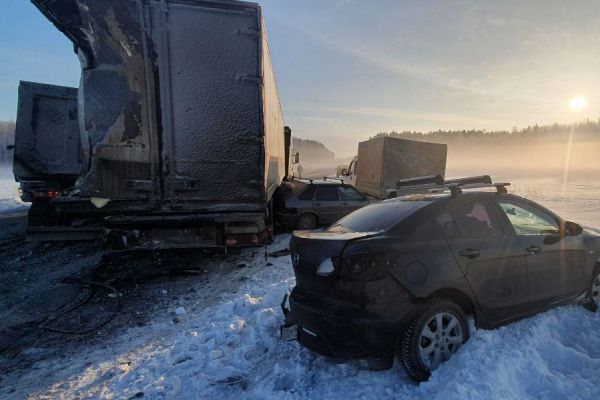 В массовой аварии на Тюменском тракте пострадали два человека