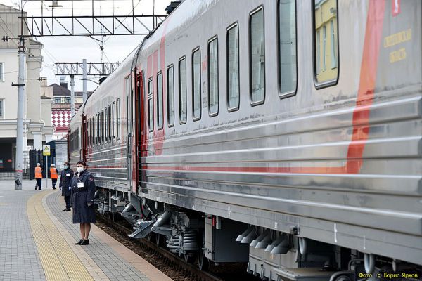 До конца года между Екатеринбургом и Челябинском запустят дополнительный поезд