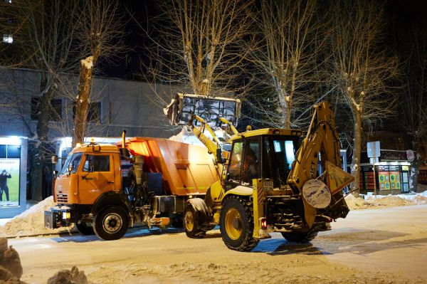 В мэрии Екатеринбурга заявили о нехватке снегоуборочной техники