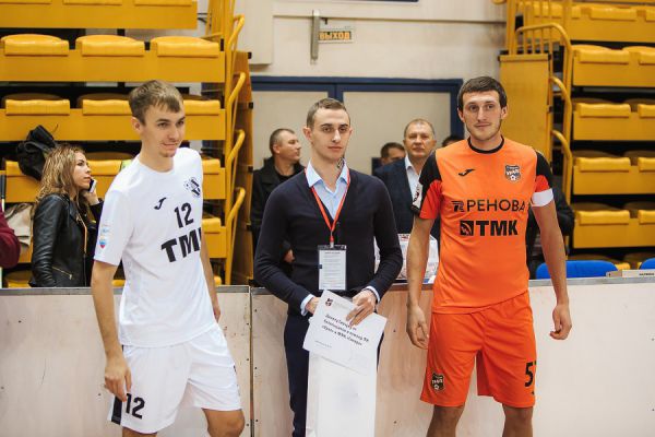 «Урал» и «Синара» собрали 337 тысяч на помощь юному футболисту