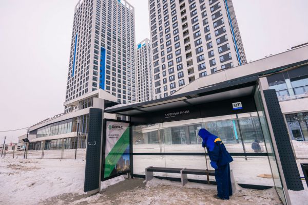 В Екатеринбурге на ремонт остановок от вандалов затратили почти два миллиона рублей