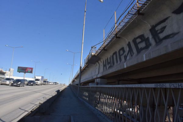 В Екатеринбурге открыли движение по правой эстакаде у концерна «Калина»