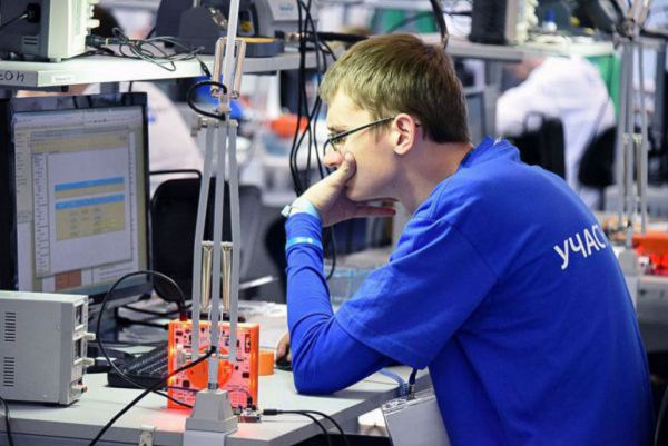 Эксперты назвали отрасль с самой высокой зарплатой в уральской столице
