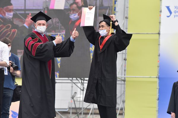 ВЦИОМ: молодежь идет в вузы, чтобы учиться, общаться и тусоваться