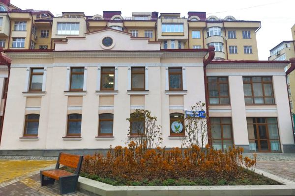 В старинном особняке в центре Екатеринбурга открыли медицинский центр