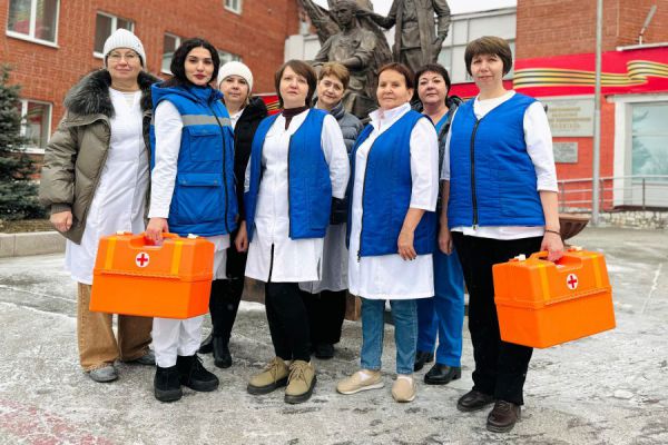 Лечение с доставкой на дом: как свердловские врачи продлевают жизнь поколению победителей в год 80-летия Победы