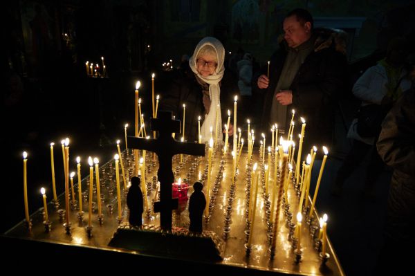 В храмах Екатеринбурга прошли рождественские богослужения