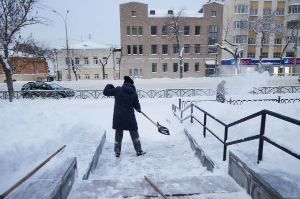 В Свердловской области в 2024 году самые низкие зарплаты были у дворников