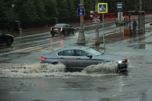 Екатеринбургских водителей предупредили о сломавшихся светофорах