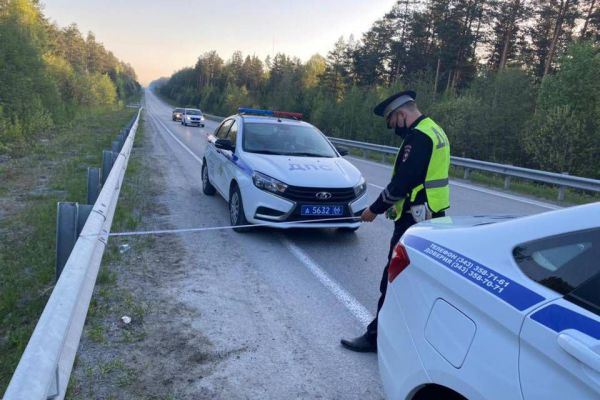 На Среднем Урале в аварии погиб человек, еще шесть получили травмы