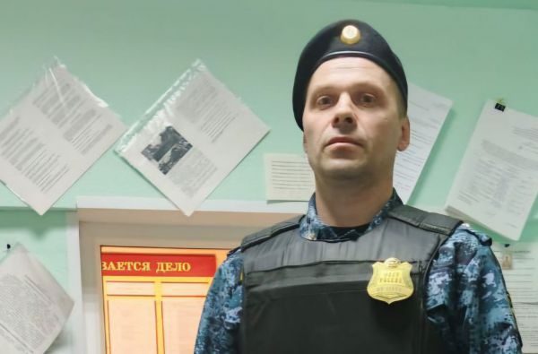 В Асбесте судебный пристав спас четырех человек от пожара