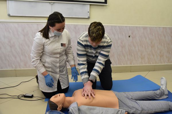 Наука спасать.Учителей и воспитателей обяжут оказывать первую медицинскую помощь