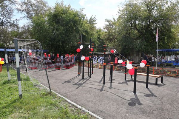 В Каменске-Уральском открыли спортплощадку  для  людей с особенностями здоровья