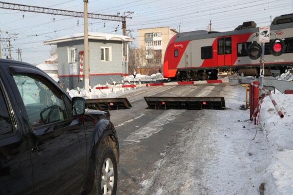 С начала года водители более 800 раз нарушили правила движения на переездах СвЖД