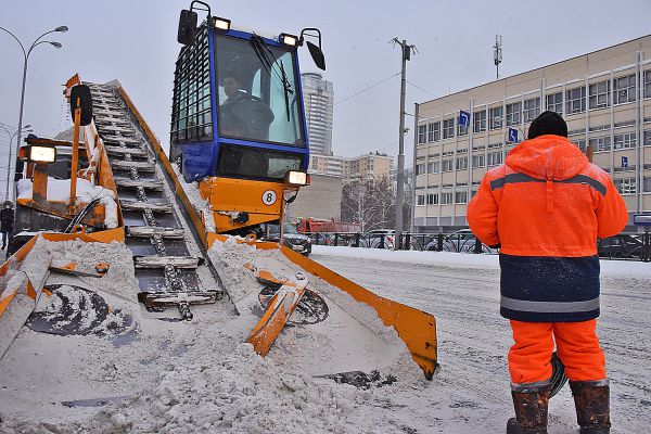 В Екатеринбурге главам районов объявили предостережение из-за уборки дорог