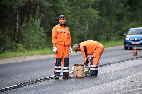 Свердловские дорожники закончили ремонт еще двух участков трассы на севере области
