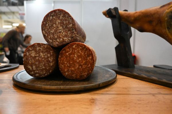 Чревато несварением. Санврачи забраковали каждую пятую тонну мясопродуктов на свердловских прилавках