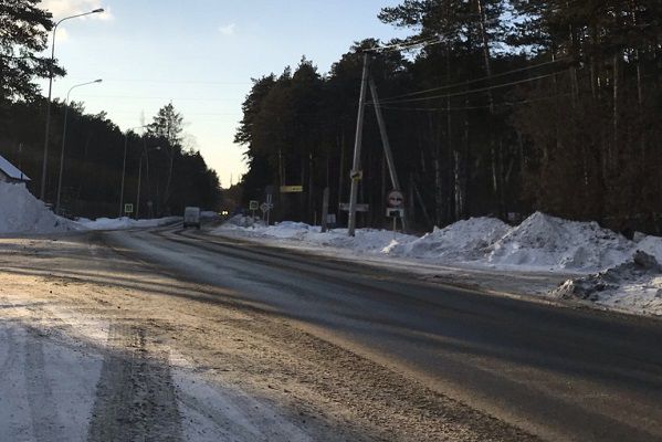 В Екатеринбурге расширят дорогу к элитным поселкам Палникс и Карасьеозерский