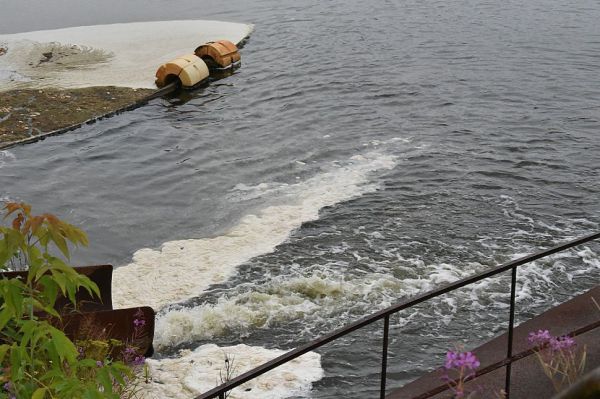 В Арамиле предприятие сбрасывало сточные воды в реку Исеть