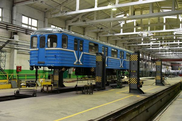В Екатеринбургском метро отремонтирует старые вагоны