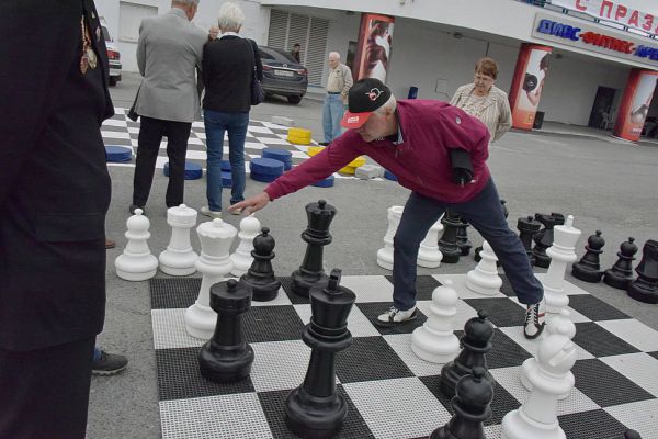 Самым популярным занятием у свердловчан серебряного возраста стала игра в шахматы