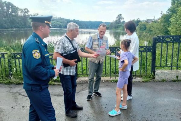 Выпал из лодки: в Каменске-Уральском в реке Исети утонул мужчина