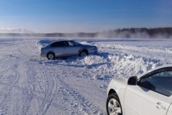 Суд запретил устраивать автогонки на озере Балтым