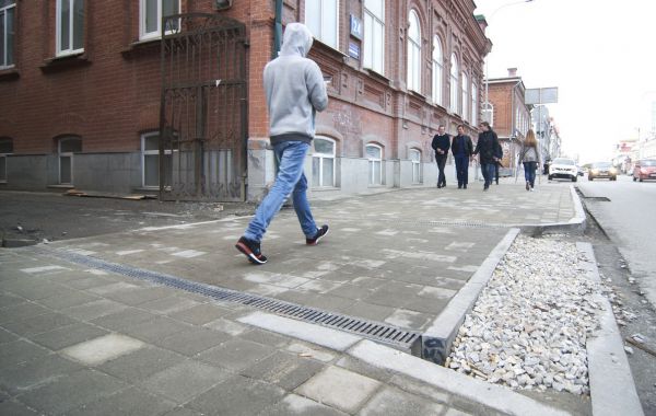 Жители Екатеринбурга решат, где сделать понижения на тротуарах