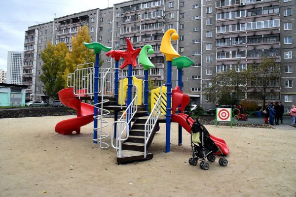 В Каменске-Уральском на месте сараев и овощных ям появится детская площадка