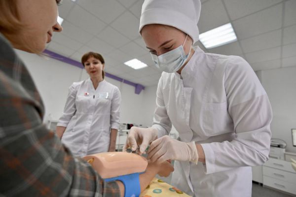 В 2025 году Свердловский медколледж примет более 500 абитуриентов-целевиков