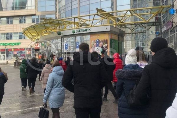 В Екатеринбурге эвакуировали посетителей торгового центра «Мегаполис»