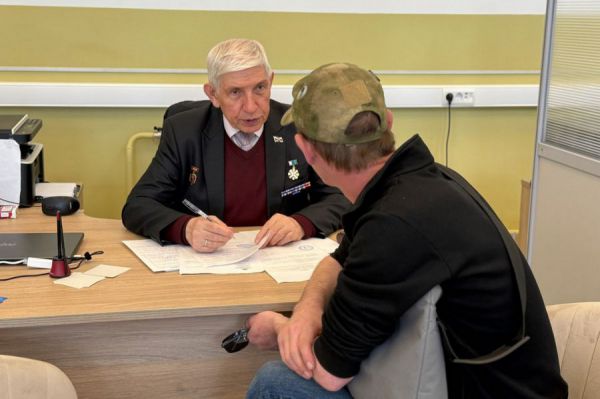 Свердловские муниципалитеты внедряют единый стандарт поддержки участников СВО по поручению Дениса Паслера