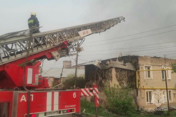 В Арамиле из горящего многоквартирника эвакуировались 36 человек