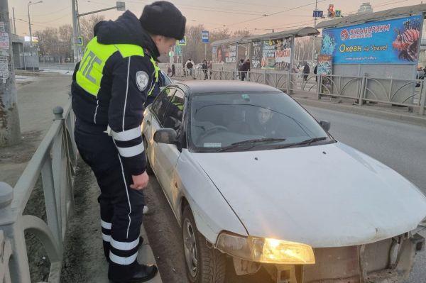 В Екатеринбурге автоинспекторы поймали водителя, который не смог сдать на права