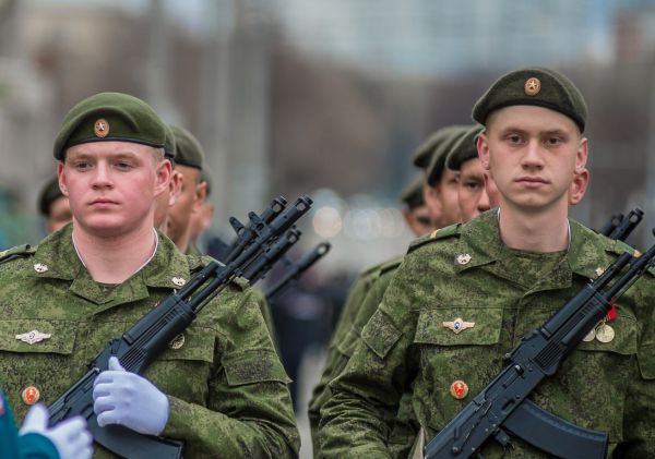 В России растет престиж армии