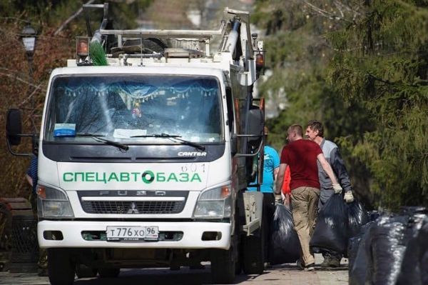Свердловчанам напомнили, как безопасно избавиться от мусора во дворах и на садовых участках