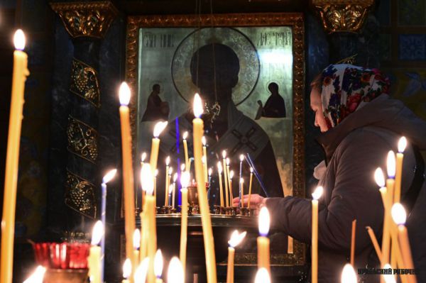 На Рождественское богослужение в Екатеринбурге пришли сотни уральцев