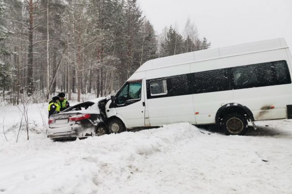 На трассе Екатеринбург-Алапаевск произошло смертельное ДТП
