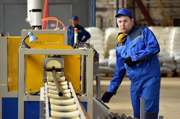 Новоуральский трубный завод увеличит штат операторов в три раза