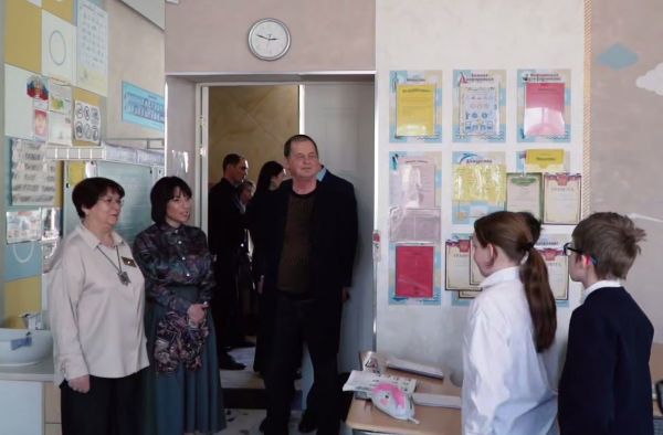 Новые возможности для учеников региона: замгубернатора Татьяна Савинова посетила «золотую» школу Екатеринбурга