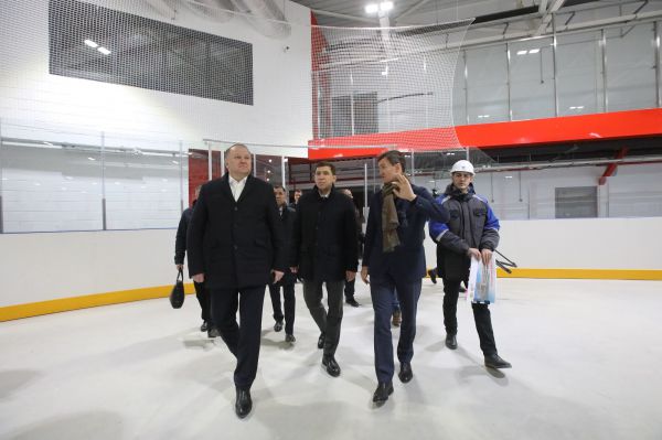 Готовим «звезд» хоккея: губернатор презентовал Николаю Цуканову будущую академию хоккея