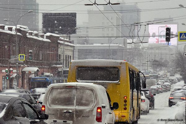 Из-за аварии перевозчики добавят автобусов в сторону Химмаша