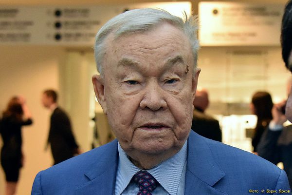 Евгений Куйвашев выразил соболезнования родным и близким Анатолия Сысоева