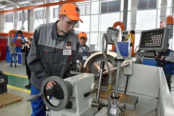 Свердловская область вошла в топ-7 регионов по росту занятости населения