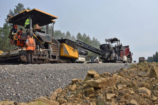 В Екатеринбурге на месте строительства дороги нашли залежи торфа