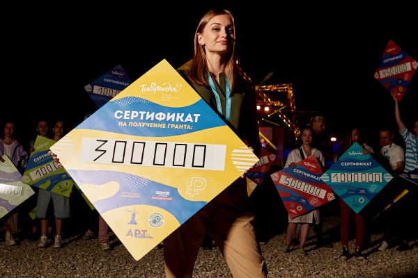 300 тысяч на военную песню: студентка из Екатеринбурга выиграла грант на конкурсе искусств